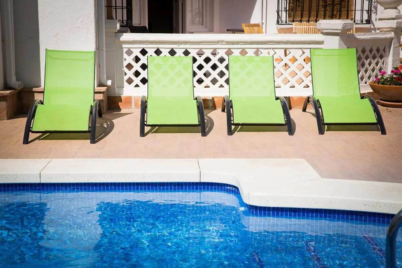 Holidays2Fuengirola Villa Mercedes In Center Fuengirola And 2Nd Line Beach Holiday home